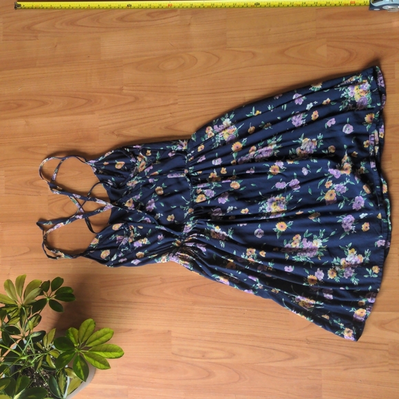 Floral open back strappy summer dress - Picture 4 of 6